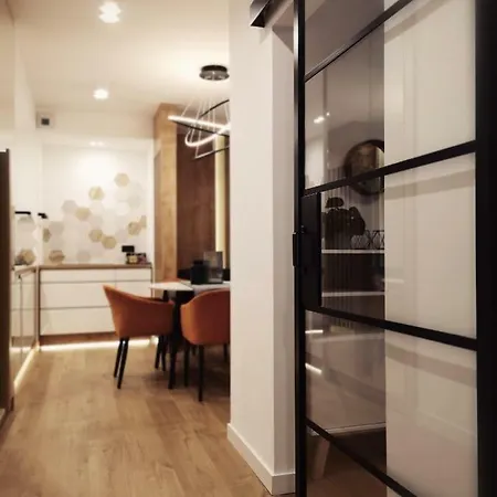 Apartament Nowoczesny Apartament: Targi I Mtp I Park Wilsona I Pkp