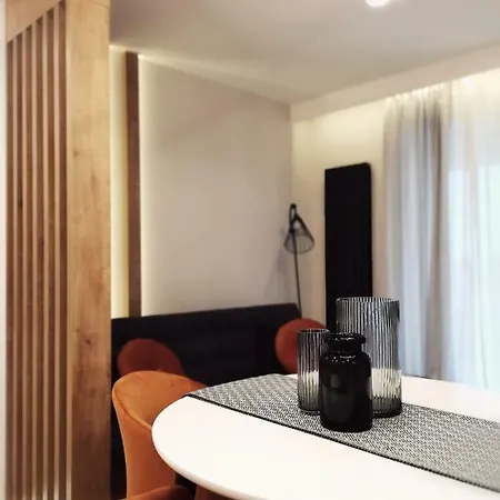 Apartament Nowoczesny Apartament: Targi I Mtp I Park Wilsona I Pkp *